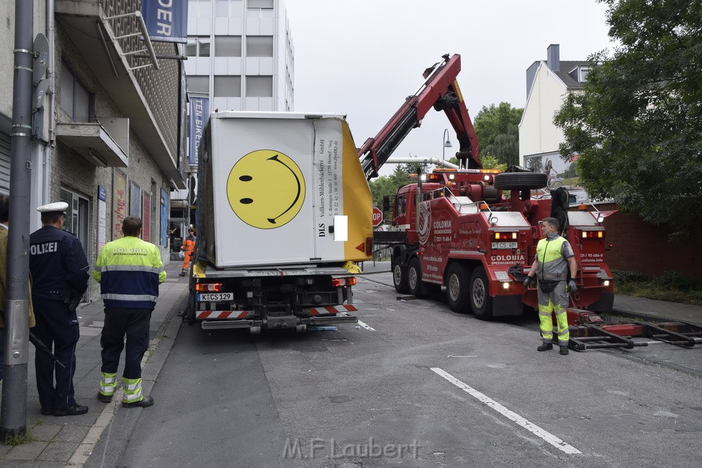 Bergung Verkaufsanhaenger Koeln Altstadt Sued Kleine Spitzengasse P093.JPG - Miklos Laubert